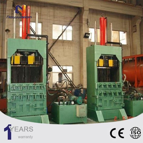 Verticale hydraulische schrootpers voor olieflessen