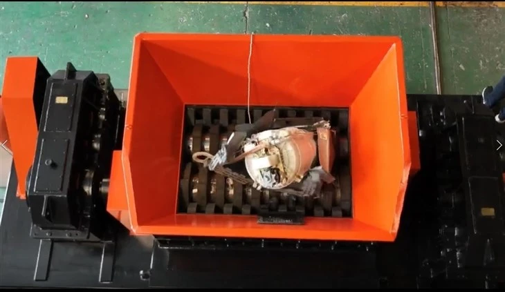 High-capacity Dual-Shaft Scrap Shredder For High-Hardness Metals factory